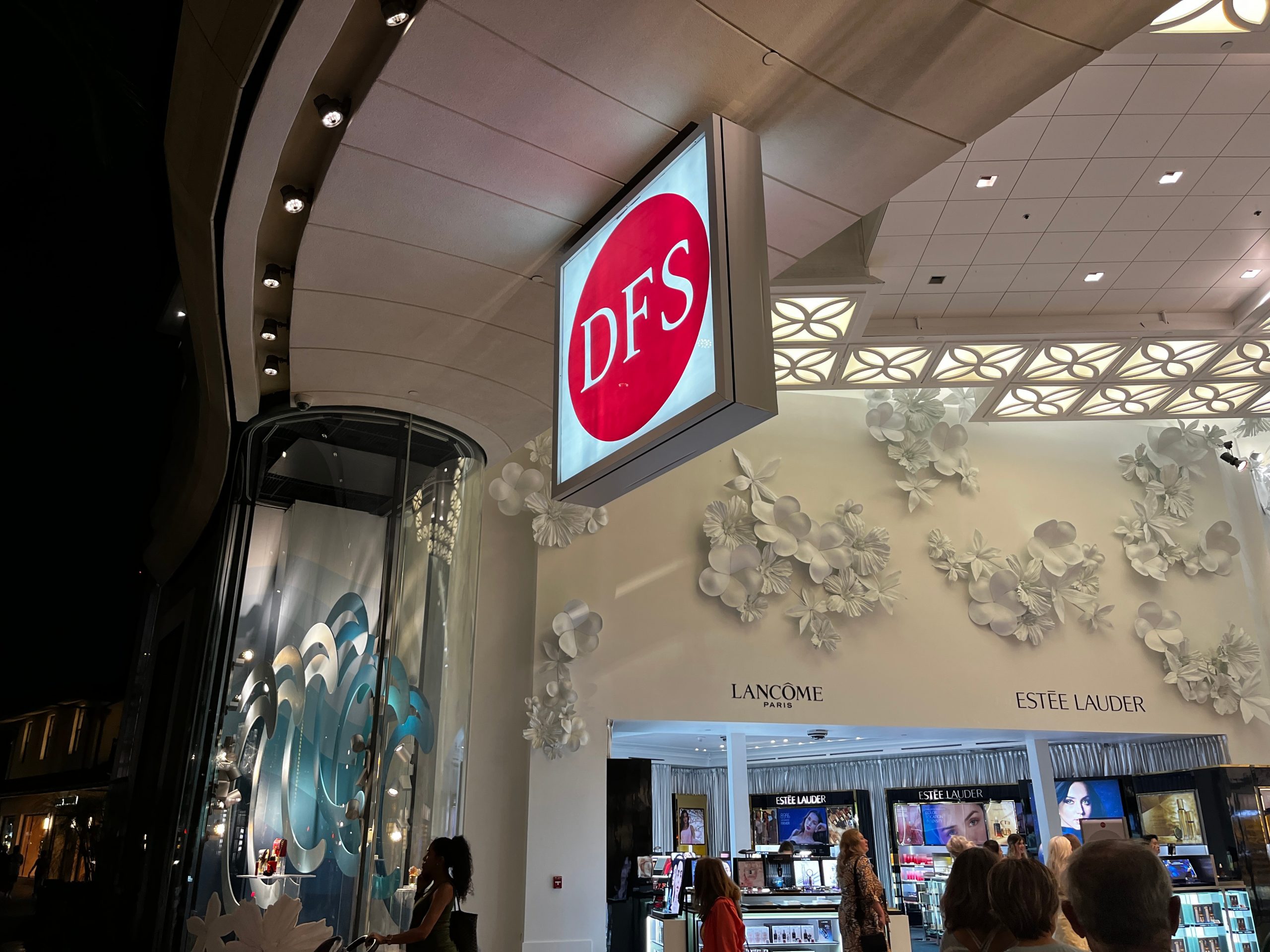 DFSがコロナ直後に閉店したものの、再オープン！　そして人気のDEAN&DELUCAもハワイ限定バッグを発売！