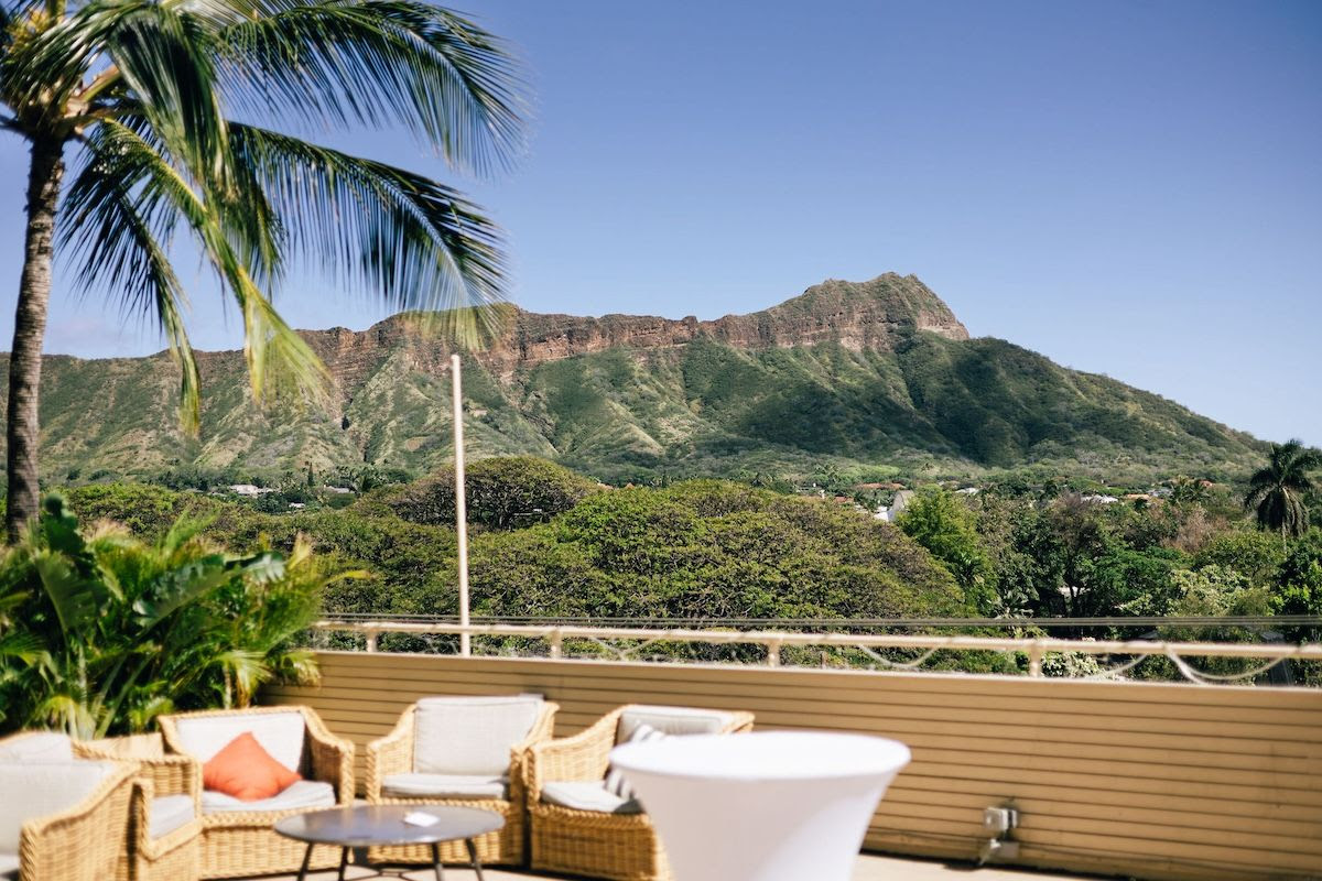 クィーンカピオラニホテル、デックでバレンタインの特別イベント開催